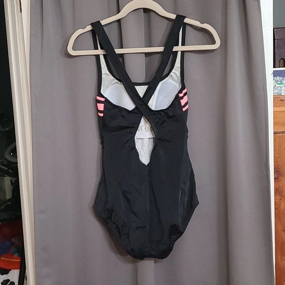 Reebok Womens Swimsuit One Piece Black/Coral Criss-cross Straps Ruched Sz 12 EUC